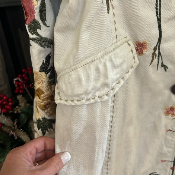 DB Sport Floral Embroidered Jacket - Picture 5 of 16